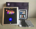 VERPAKKINGSSCHADE – Motorola LS 720D – 2 Keer 7 inch Scherm – Digitale Fotolijst – NIEUW!