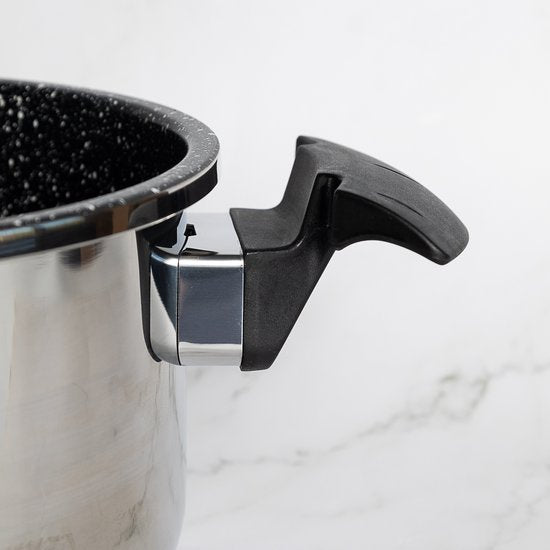 Royalty Line® RL24PS6LM Snelkookpan Inductie – 6 Liter / Ø 24cm – Snelkookpannen Voor Alle Warmtebronnen – Pressure Cooker Met Antiaanbaklaag – Instant koken – Eenhandig Mechanisme – RVS